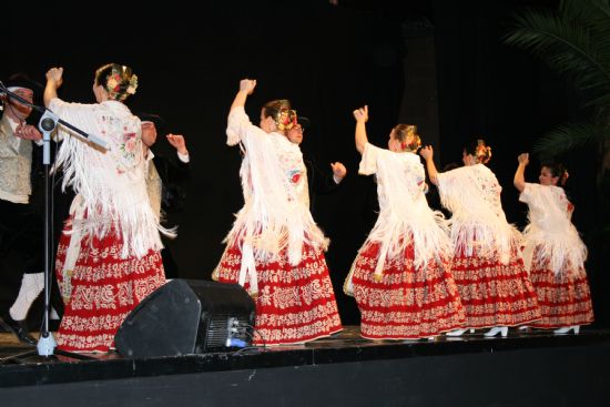 El grupo de coros y danzas Virgen del Rosario organiz la Asamblea Anual de FACYDE con diversas actividades