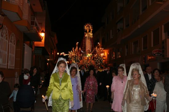 La imagen de la Virgen del Rosario sali en procesin el da de su festividad acompaada de muchsimos fieles