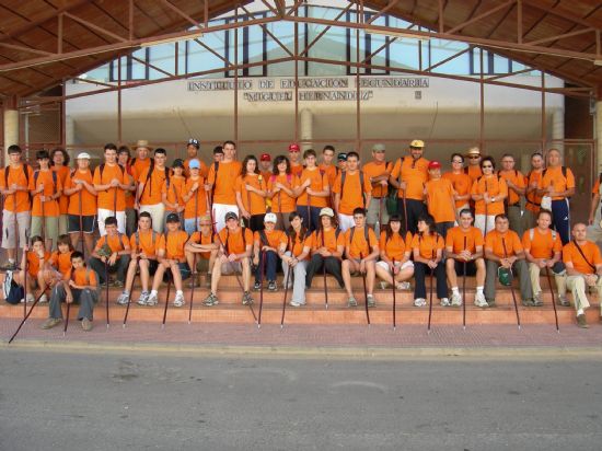 Los excursionistas antes de la salida Los excursionistas antes de la salida