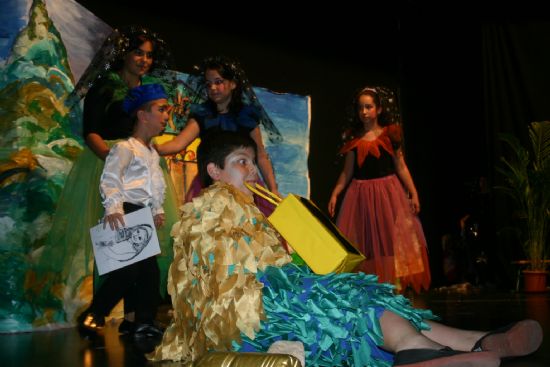 Alumnos de sexto de primaria del centro educativo Antonio Machado nos traen una opera popular de Mozart Alumnos de sexto de primaria del centro educativo Antonio Machado nos traen una opera popular de Mozart